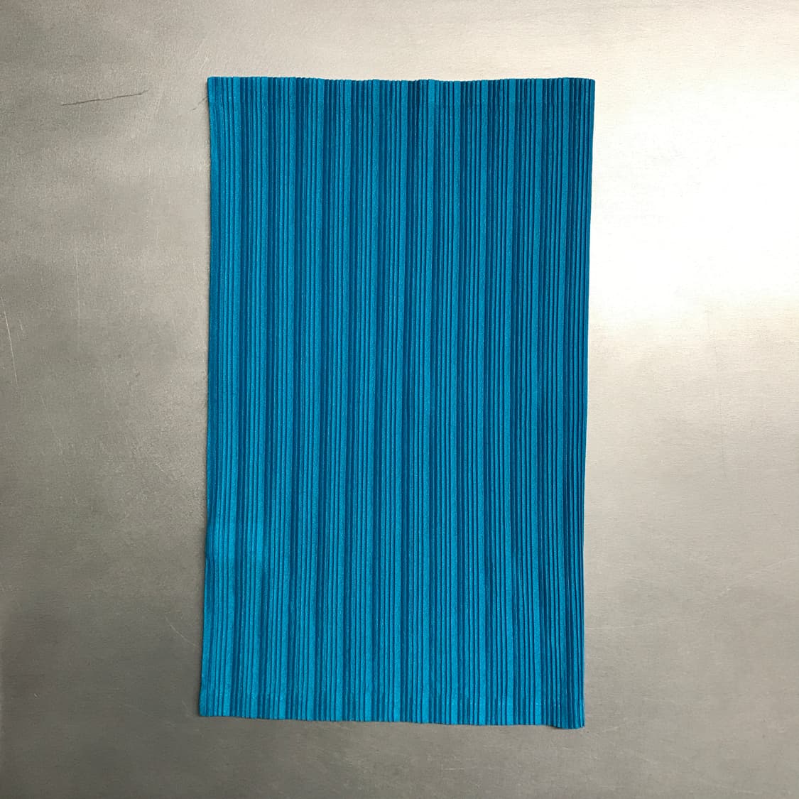 이세이미야케 플리츠플리즈 넥워머 코발트블루 상품이미지2