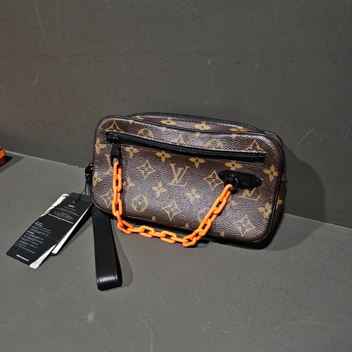 루이비통 버질아블로 모노그램 볼가 스트랩 클러치백 상품이미지2