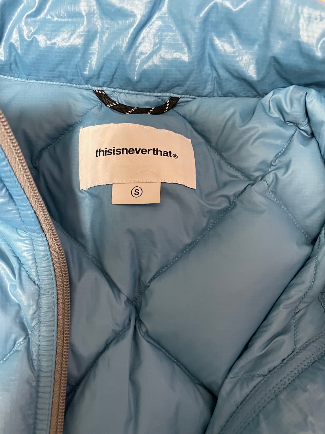 택포) 디스이즈네버댓 울트라 라이트다운 경량패딩 블루 s 상품이미지3