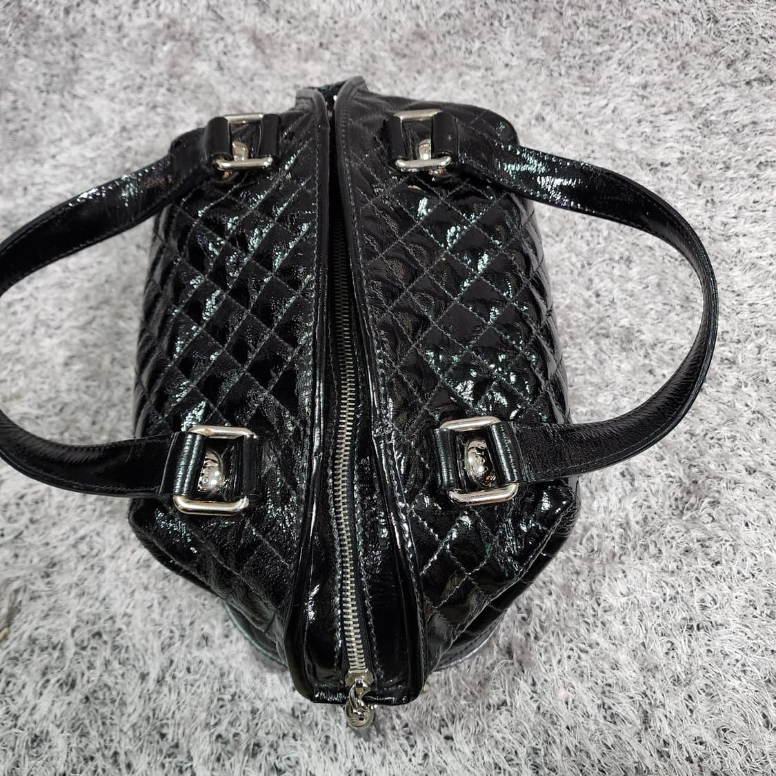 돌체앤가바나 페이턴트 퀼팅 토트백 상품이미지5