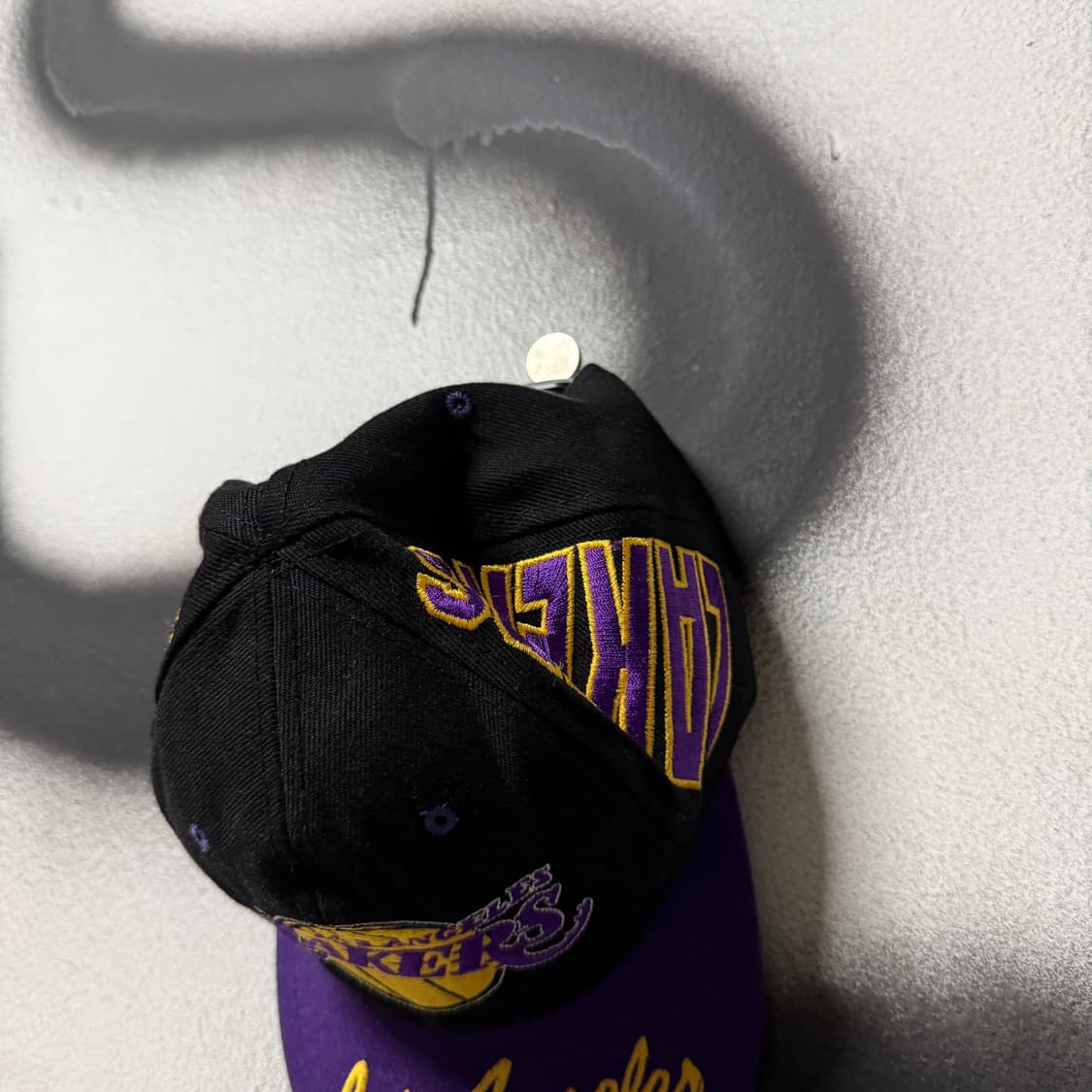 올드스쿨 NBA LA 레이커스 자수 패치 디테일 스냅 볼캡 상품이미지3
