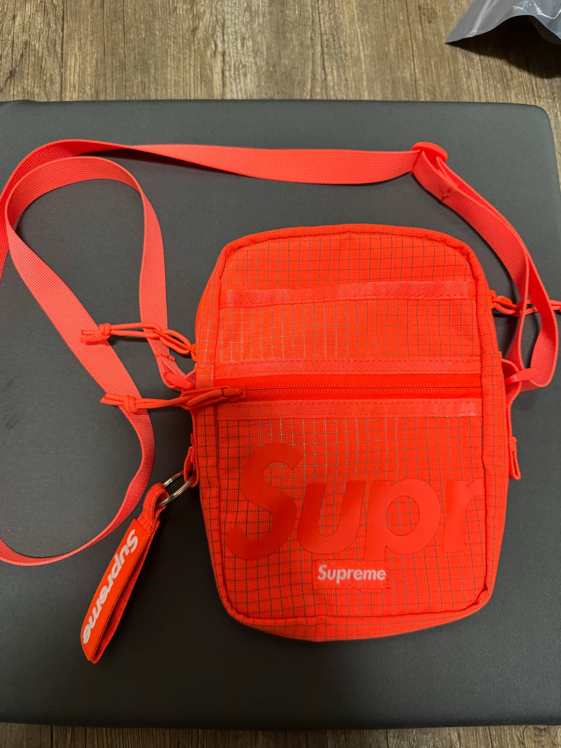 슈프림 숄더백 오렌지 - 24SS + 슈프림 립스탑 키체인 오렌지 - 2 상품이미지3