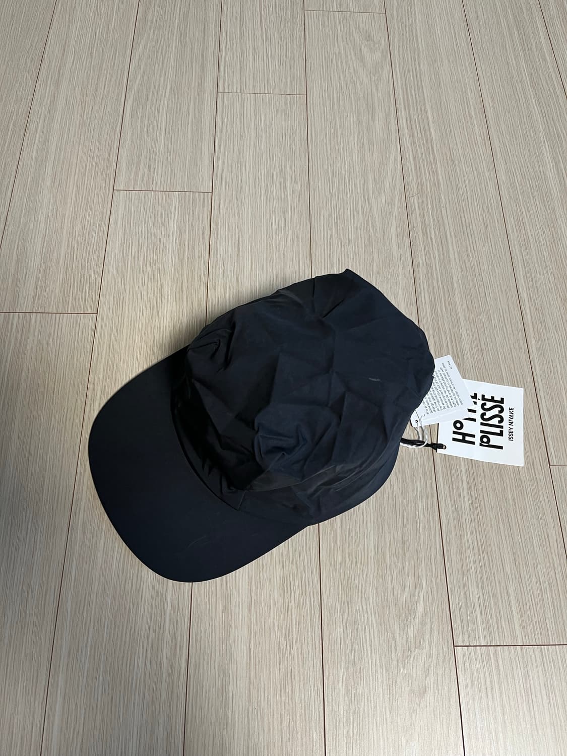 옴므 플리세 이세이 미야케 블랙 볼 캡 상품이미지1
