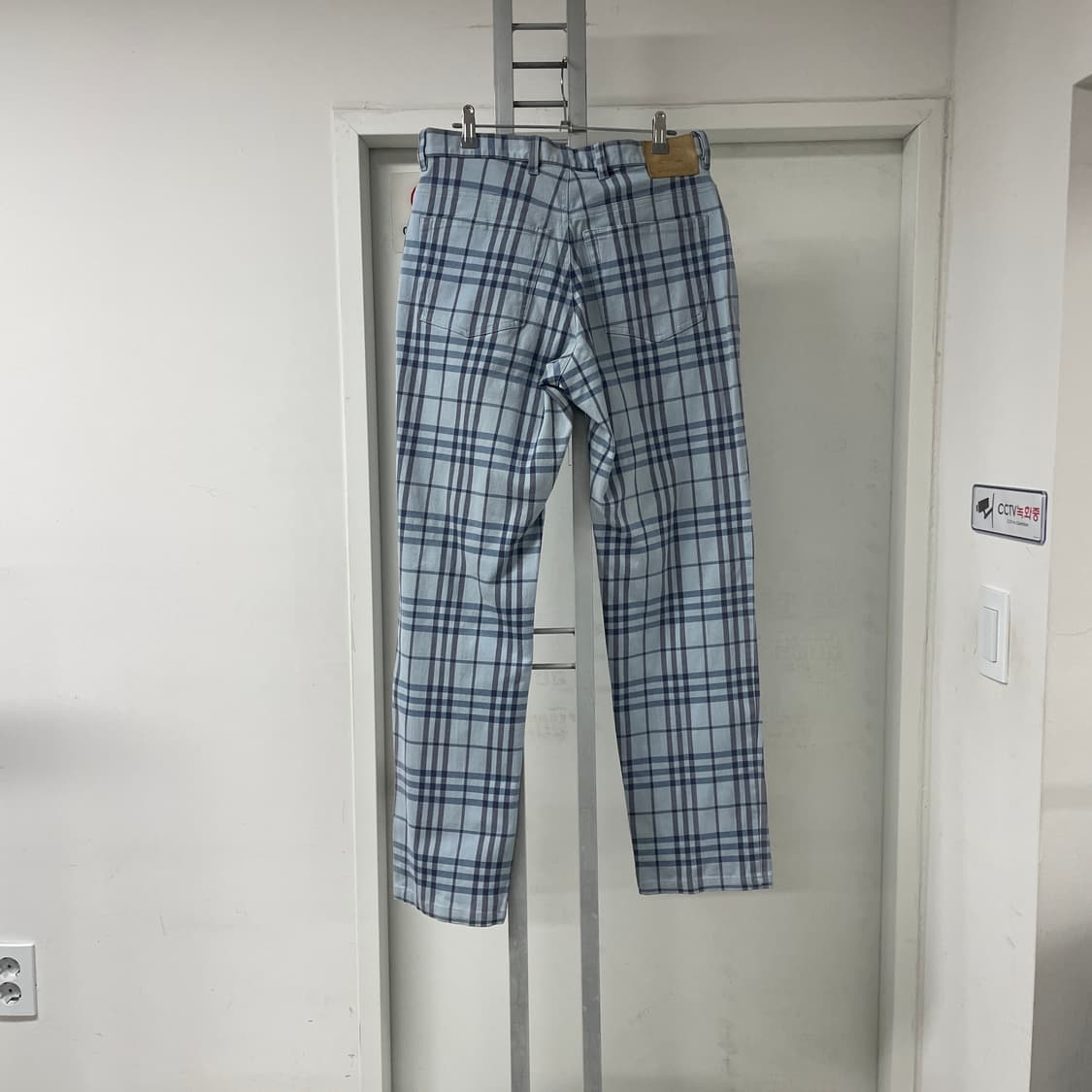 버버리 노바 체크 팬츠 블루 32 상품이미지5