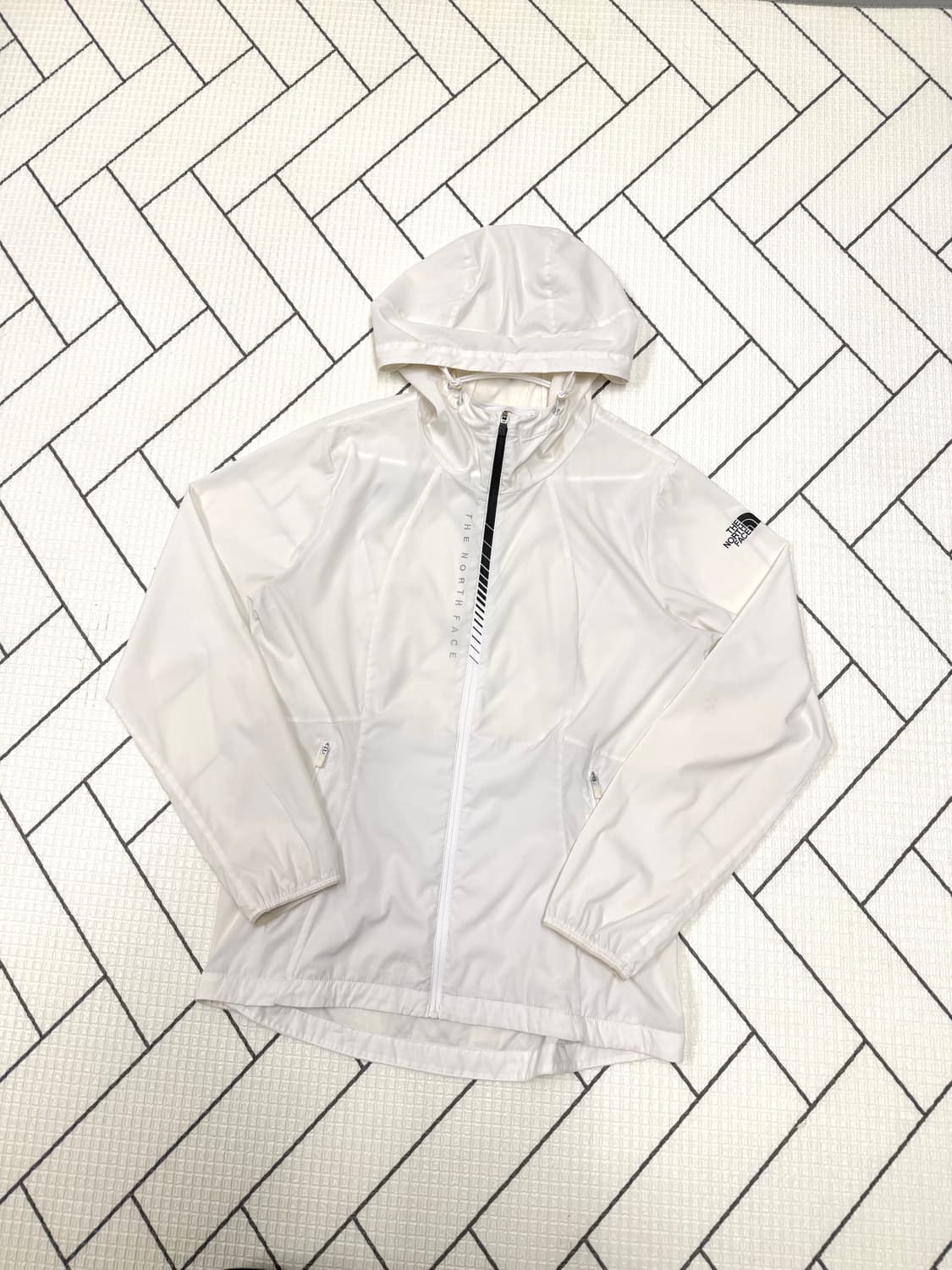 여성 90 M / 노스페이스 경량 바람막이  상품이미지1