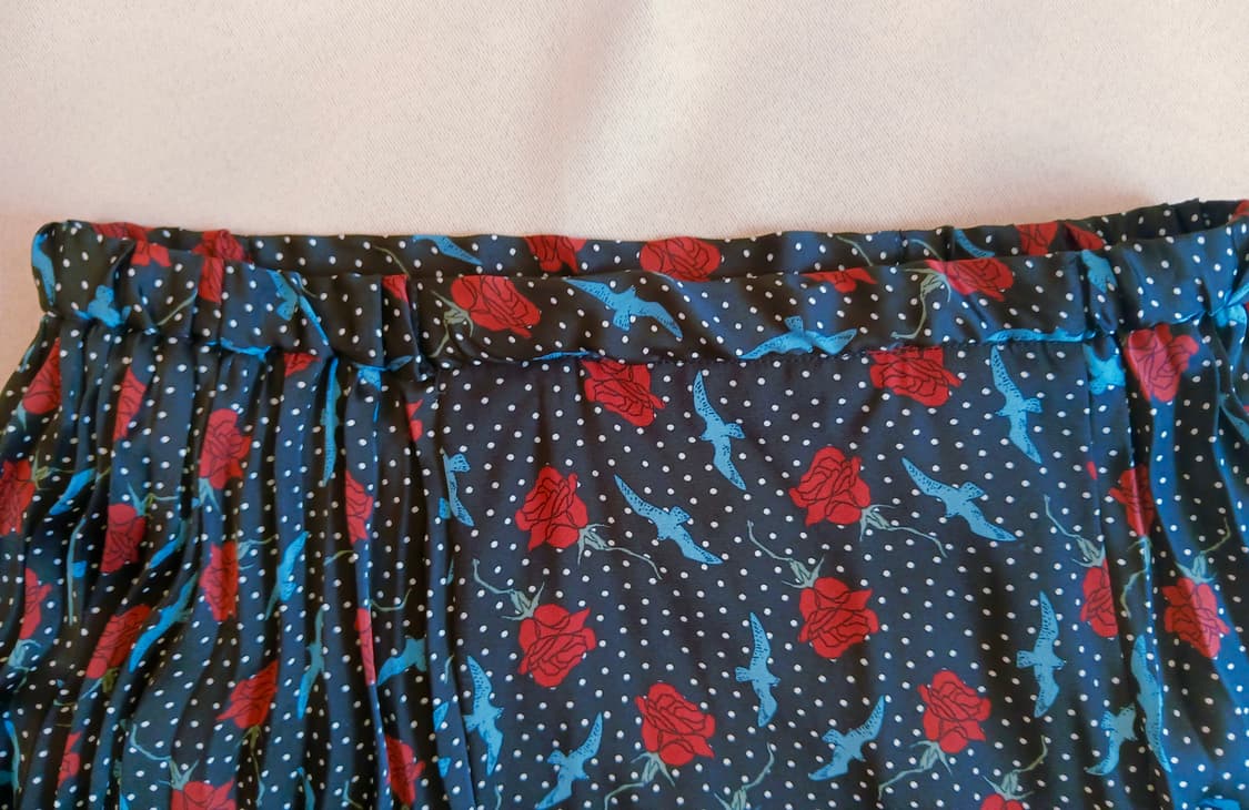 GU×UNDERCOVER 로즈 버드 플리츠 롱스커트 S 상품이미지2