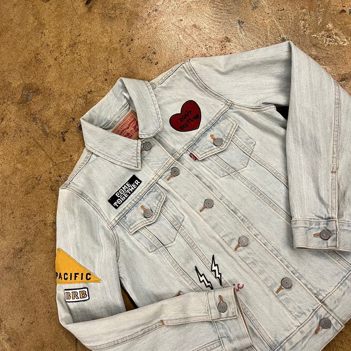 [정품/S] 리바이스 패치 데님 자켓 b17 상품이미지1