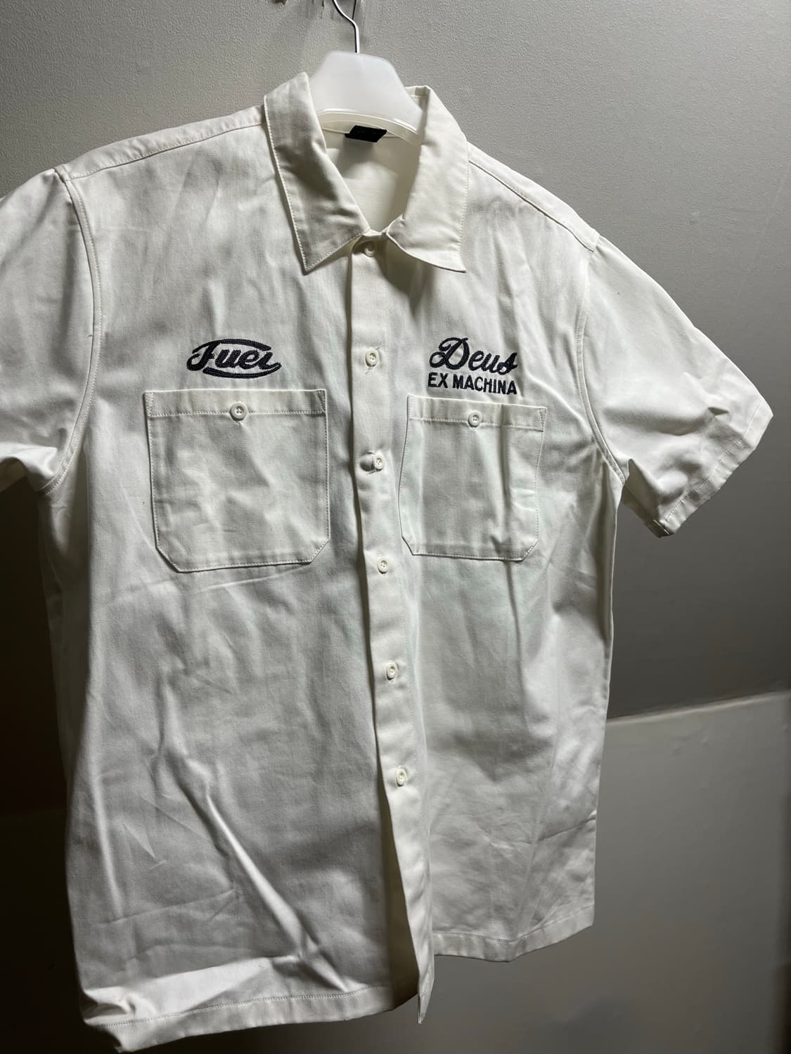 데우스 익스 마키나 × 퓨얼 포마드 콜라보 반팔 워크 셔츠 상품이미지1