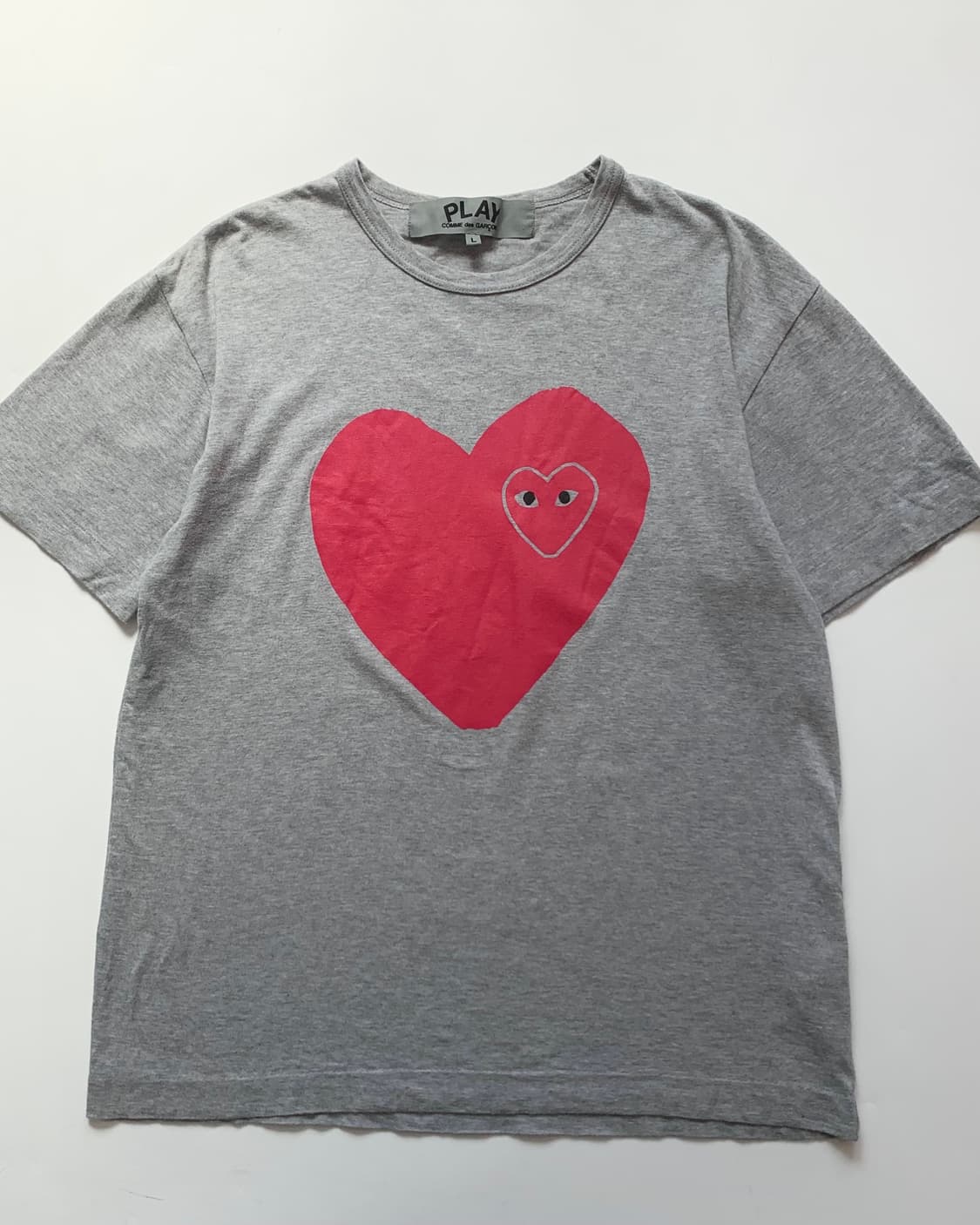 Commedesgarcons 꼼데가르송 그레이 하트인하트 티셔츠 상품이미지3