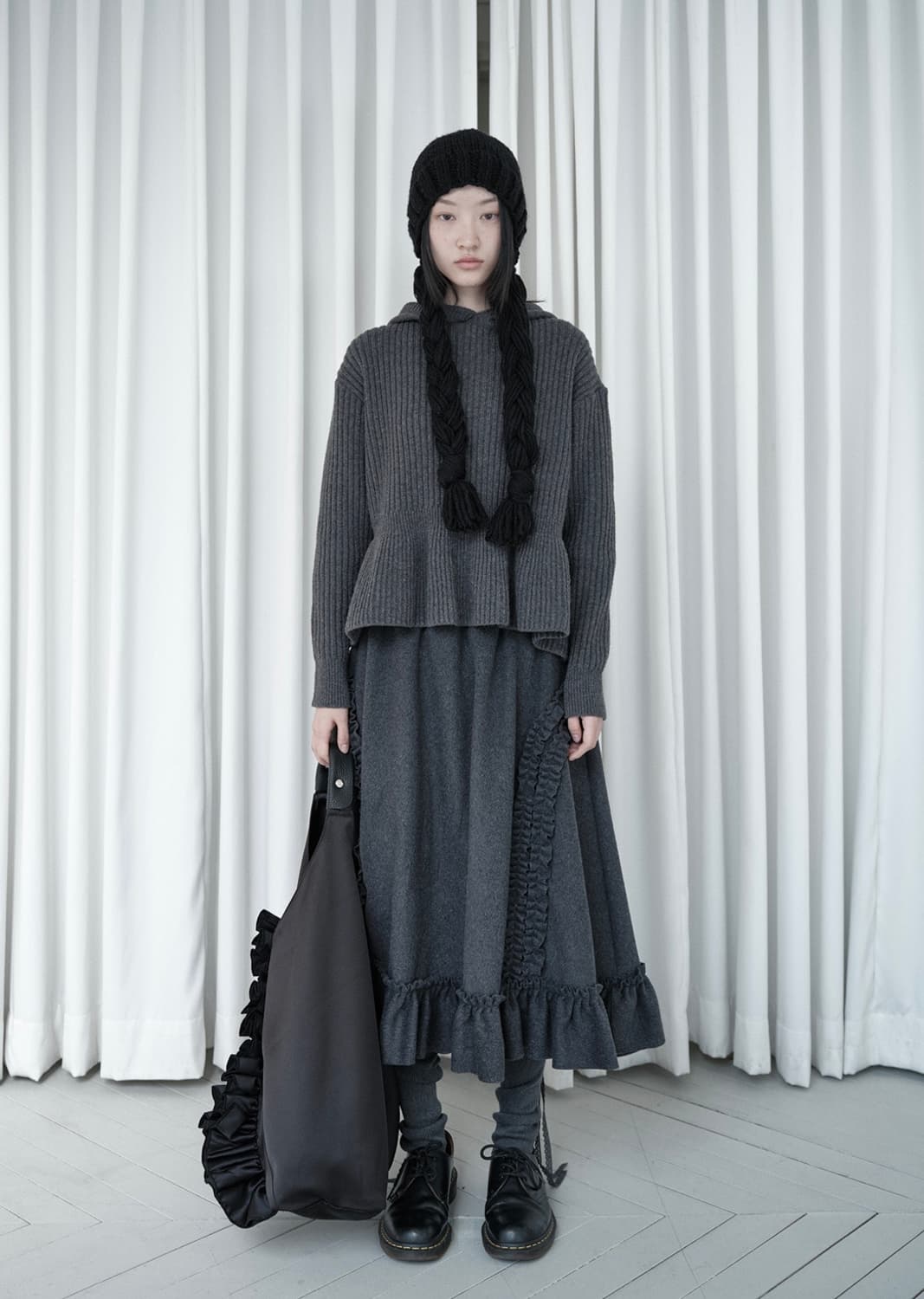 생긴스튜디오 플레어 웨이스트 울 후드 니트 상품이미지3