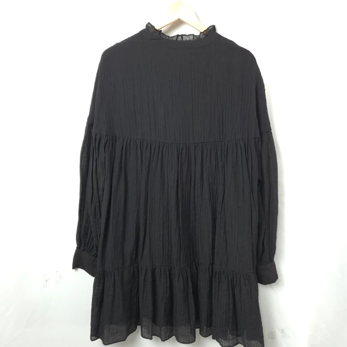 여M 자라 볼륨 블랙 미니 원피스 상품이미지5