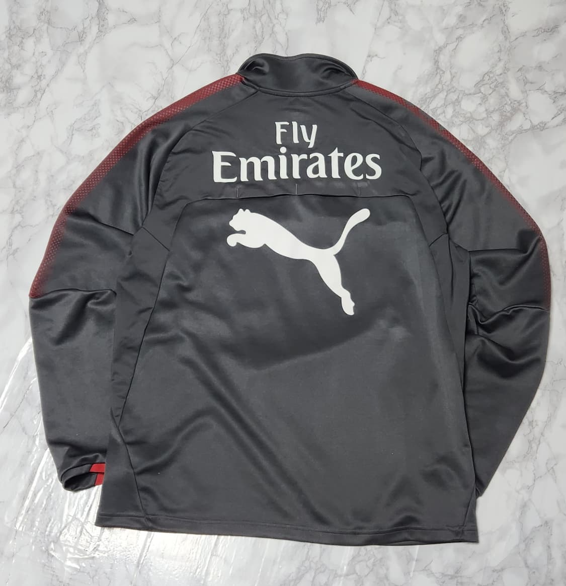 푸마 아스날 17-18 트레이닝 차콜 져지 맨투맨
 상품이미지2