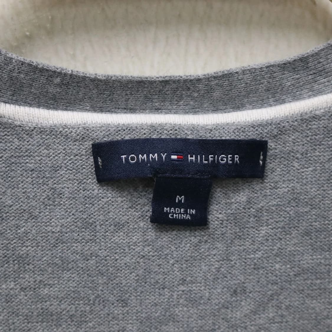 타미힐피거 도트 브이넥 니트 62045 상품이미지6