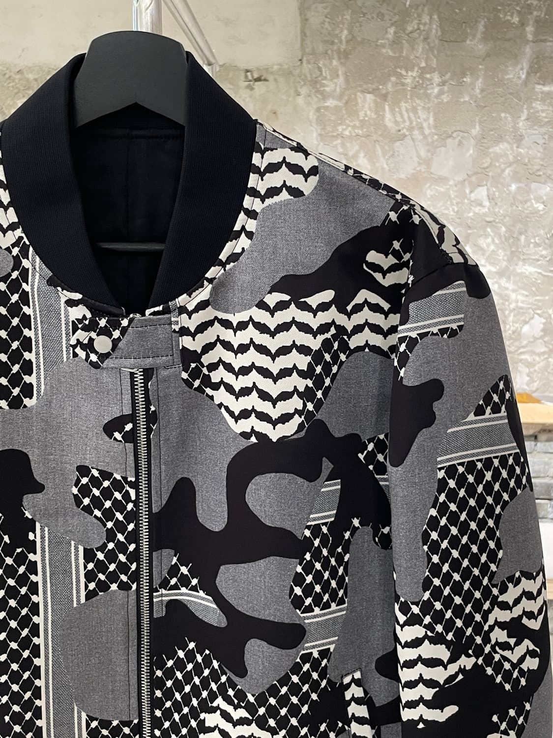 닐바렛 그레이 카모플라쥬 지오메트리 투 웨이 봄버 자켓 상품이미지3