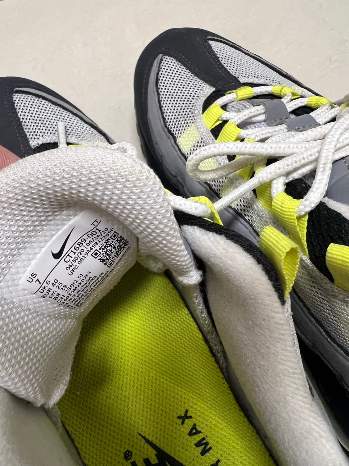 나이키 95맥스 OG 2020버전 250 사이즈 상품이미지4