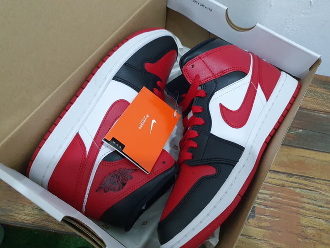 NIKE 나이키 에어조던 1 미드 앤 짐레드 새상품 (235MM) 상품이미지9