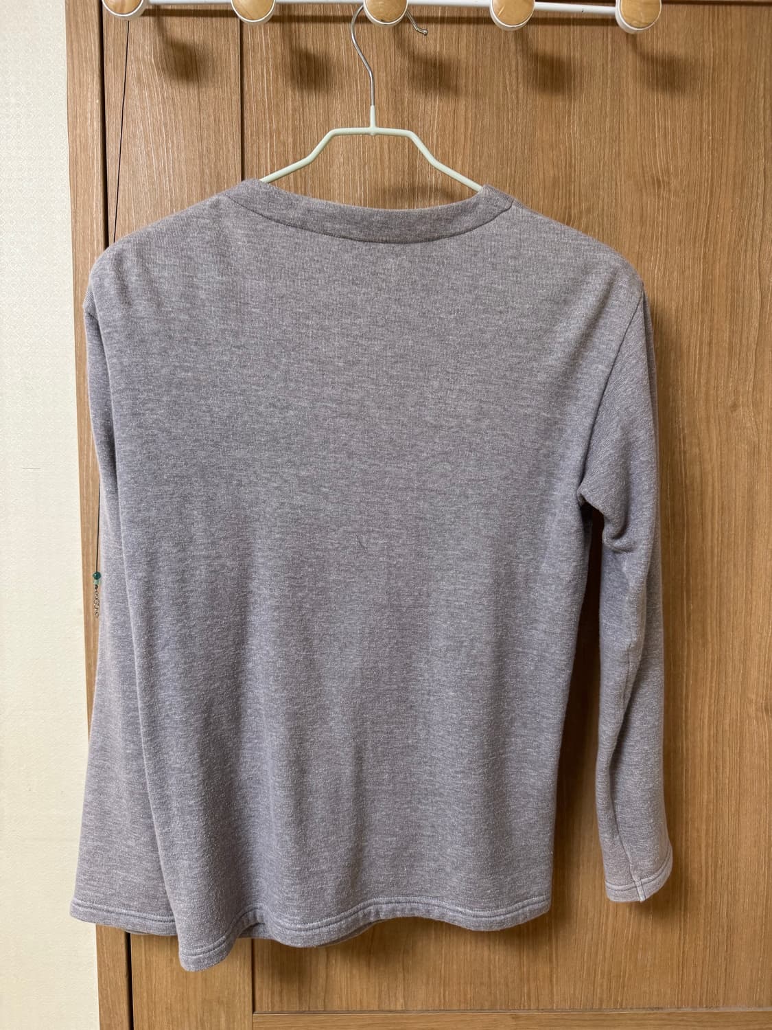 연보라 라운드넥 버튼 가디건 상품이미지4