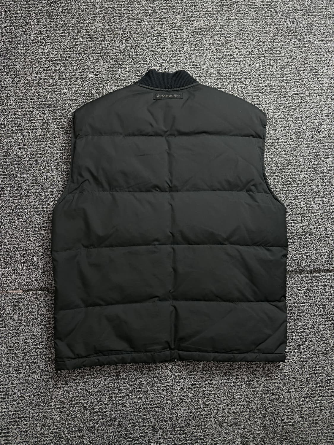 90s YSL입생로랑 자수로고 아카이브 미니멀 다운 베스트 2202 상품이미지4