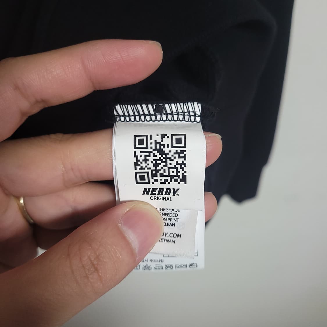 (M) NERDY 널디 빅로고 블랙 맨투맨 상품이미지3