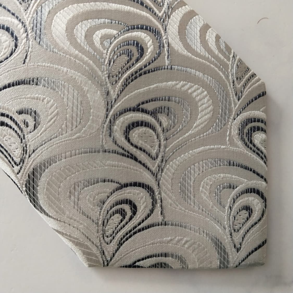 메트로시티 실크 화이트&그레이 패턴 넥타이 8.7cm A+등급 K1413 상품이미지9