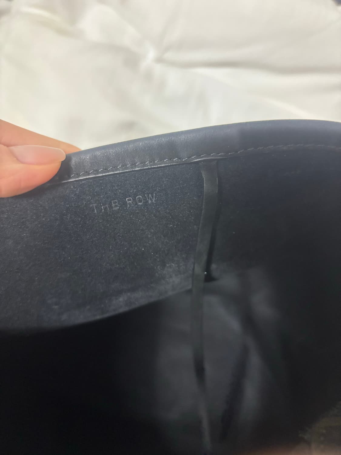 The row 더로우 파크백 미듐 누벅 스웨이드 블랙 상품이미지4