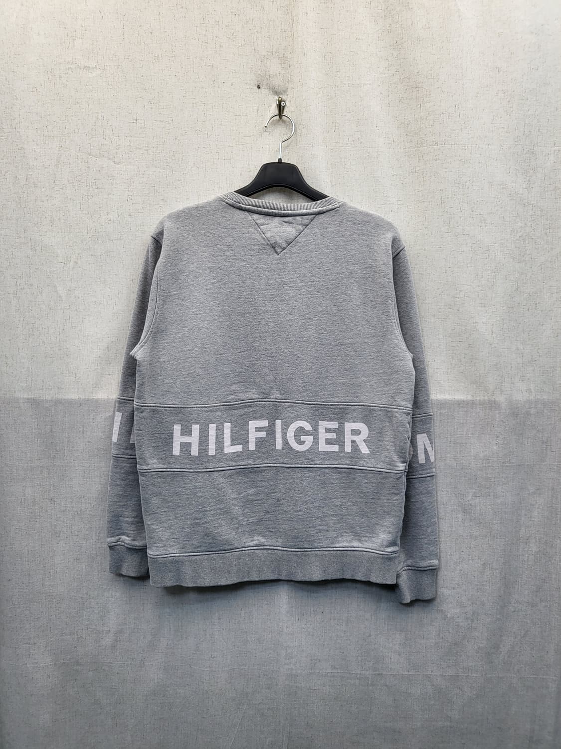 타미힐피거 그레이 맨투맨 티셔츠 상품이미지2