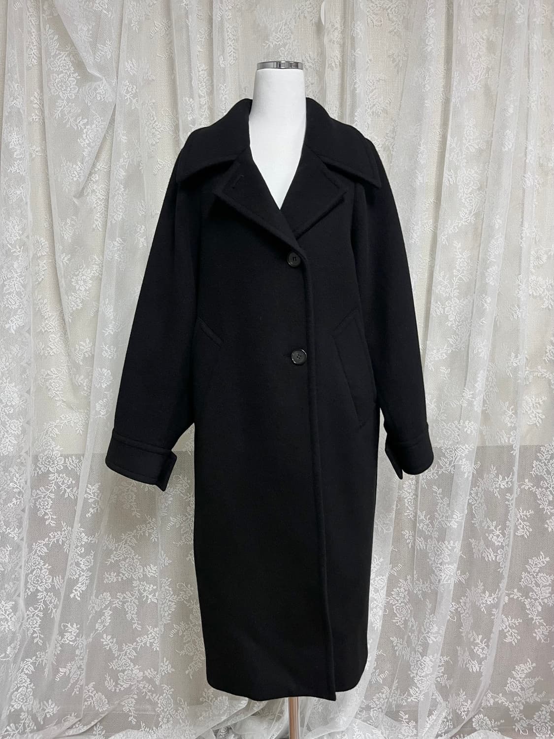 2) 구호 플러스 볼륨 실루엣 맥카라 코트 블랙 상품이미지2