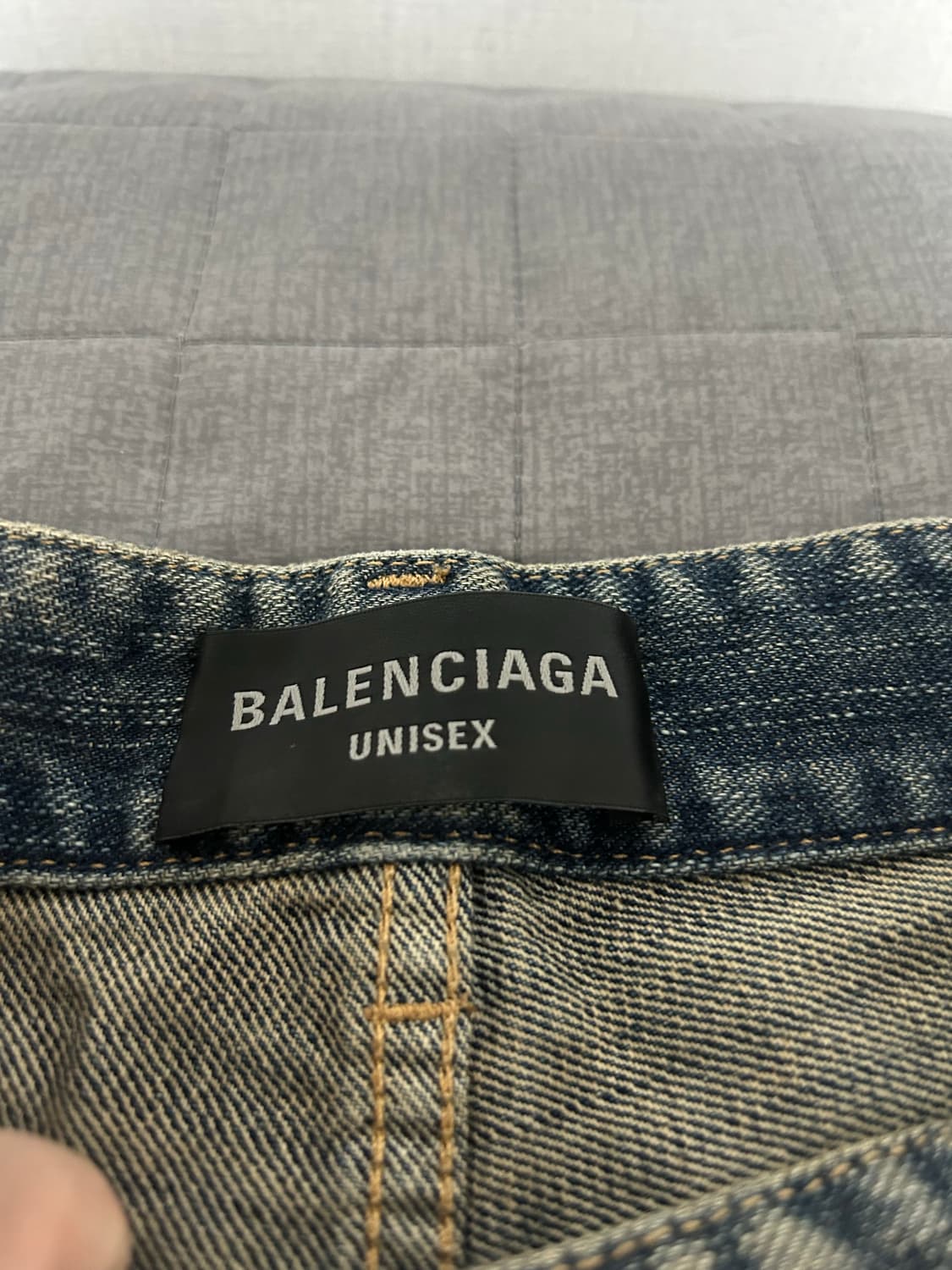 [M] 발렌시아가 그래피티 라지배기 데님 팬츠 중청 상품이미지3
