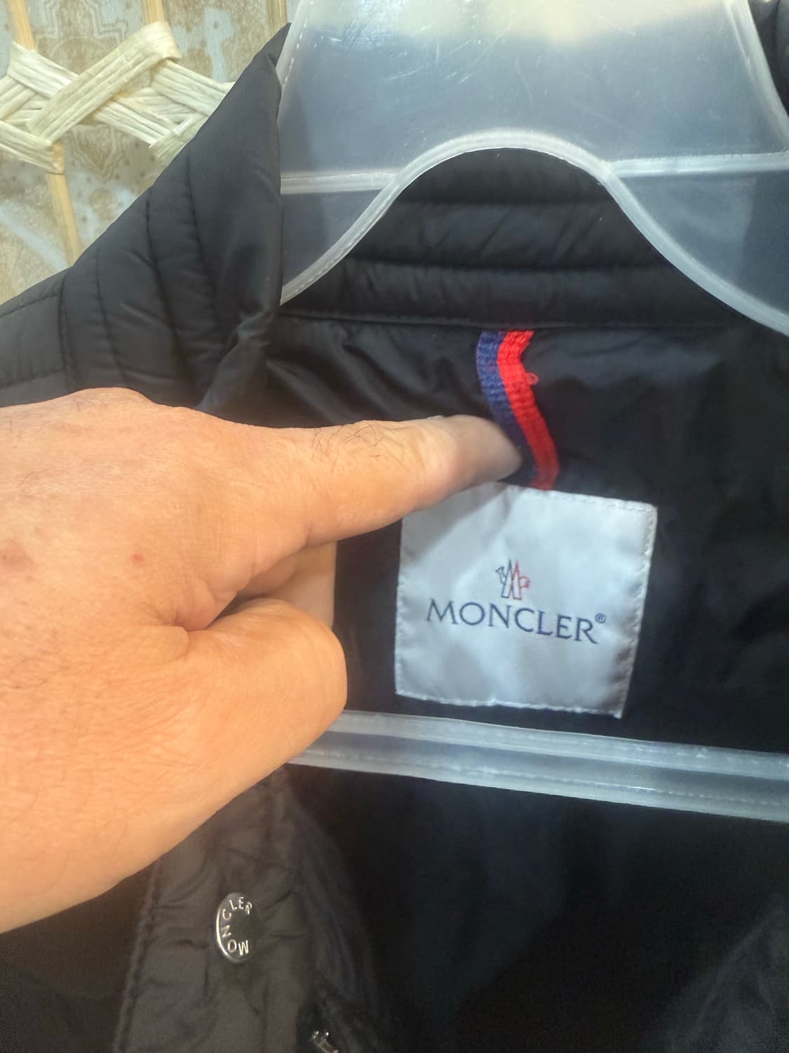 3/100-105/21fw 정품 몽클레어 아미오 패딩 팝니다 상품이미지2