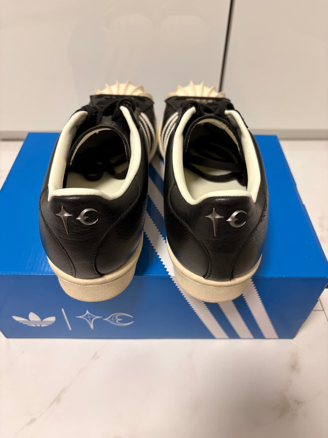 아디다스 x 떠그 클럽 슈퍼스타 280 상품이미지3