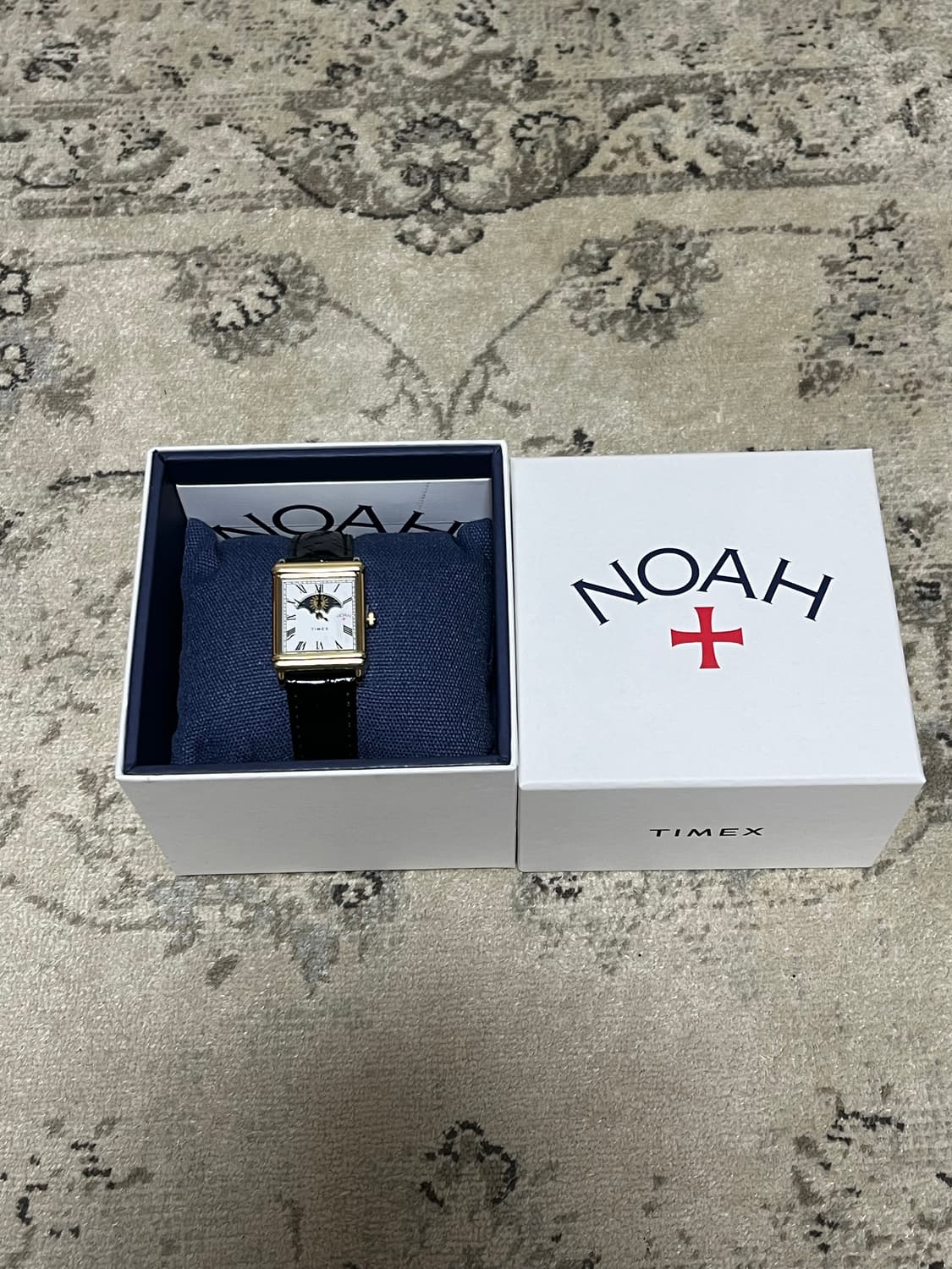 Noah x Timex Sun and Moon Watch 상품이미지3