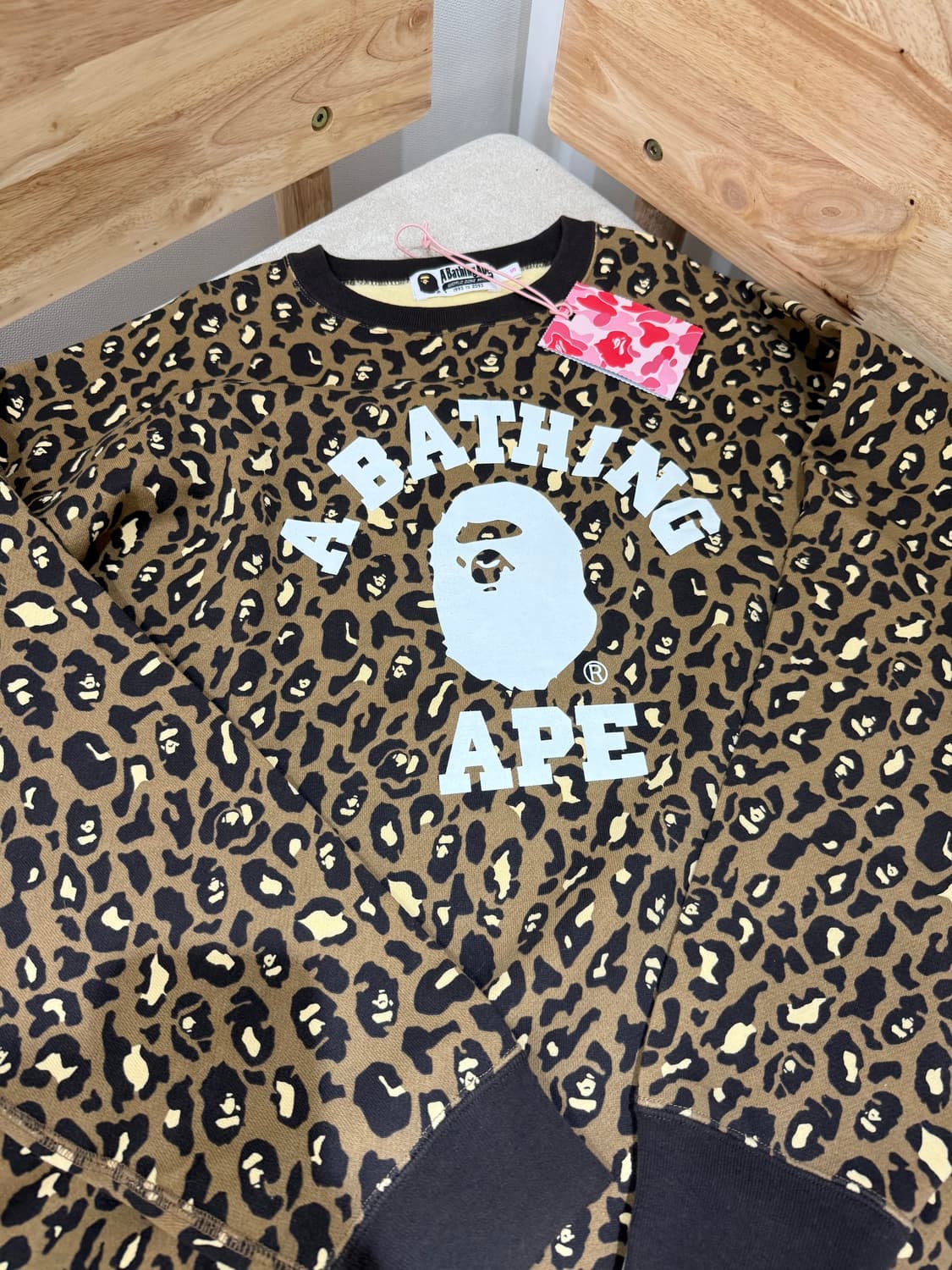 베이프 레오파드 호피 맨투맨 상품이미지1