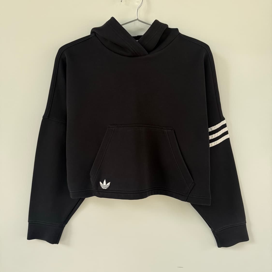 아디다스 Adidas 오리지널스 아디컬러 뉴클래식 크롭 트랙 후드 블랙 상품이미지1