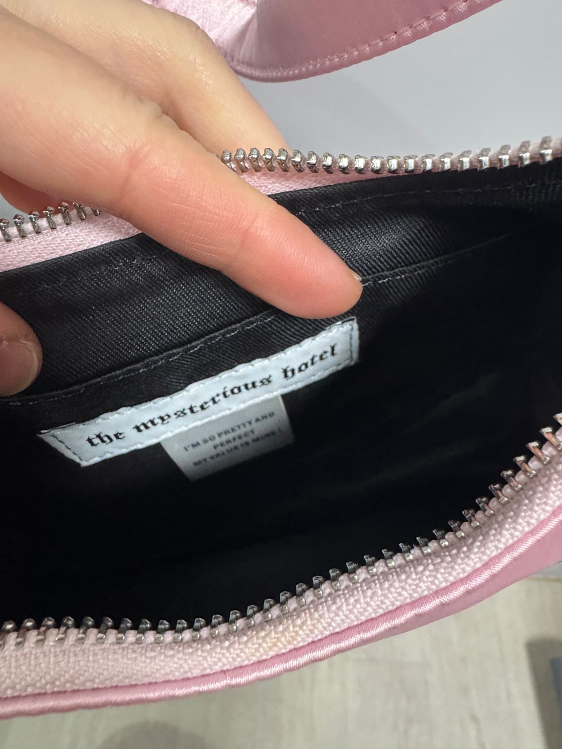 더미스테리어스 호텔 하프문 새틴백 핑크 히메갸루 리즈리사깔 상품이미지6