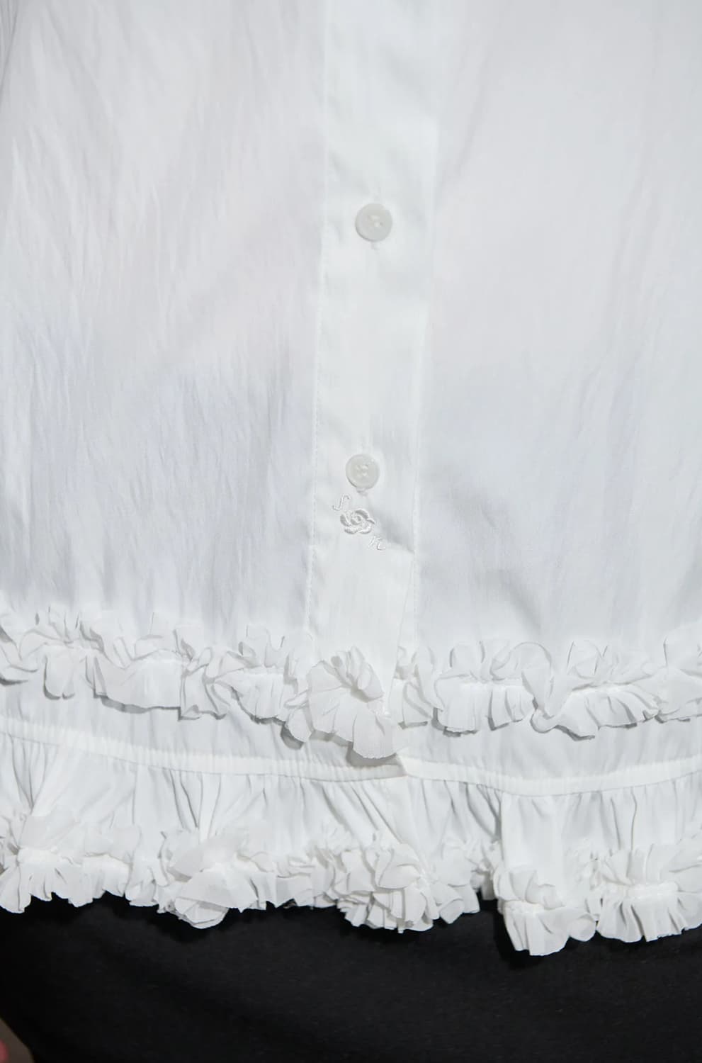 시눈 프릴 블라우스 logo frill collar shirt 판매해요 상품이미지5