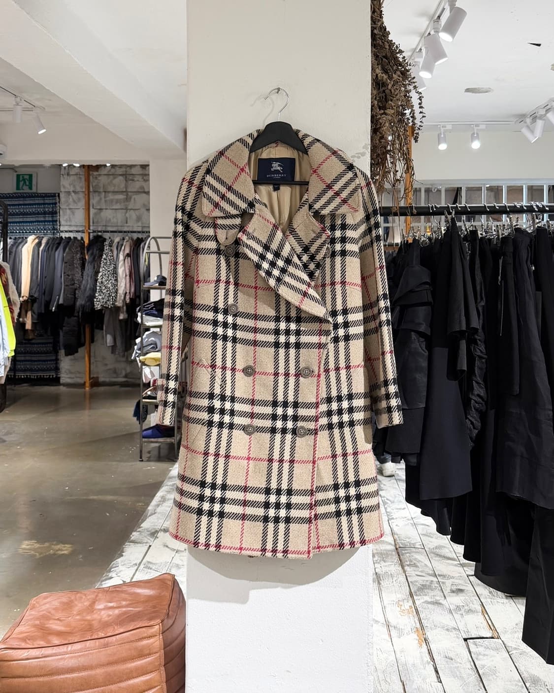 버버리 베이지 노바 체크 울 코트 상품이미지1