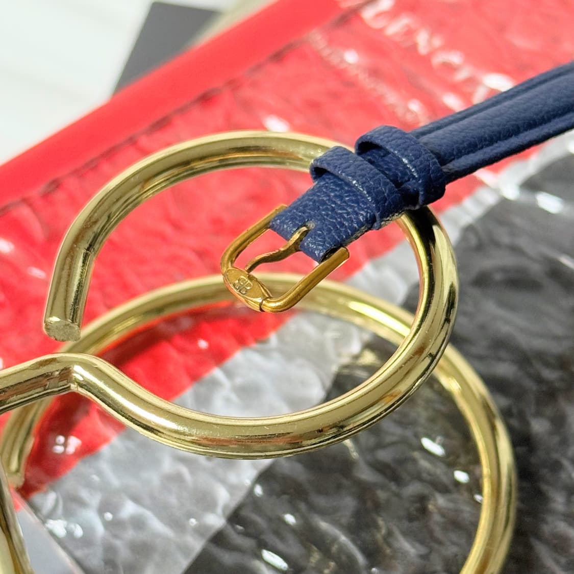 발렌시아가 BB로고 빈티지 라운드골드 워치 상품이미지8