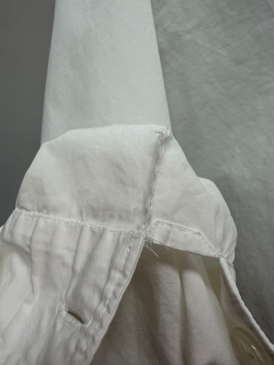 프라다 삼각로고 체스트 포켓 지퍼 셔츠 (105)  상품이미지8