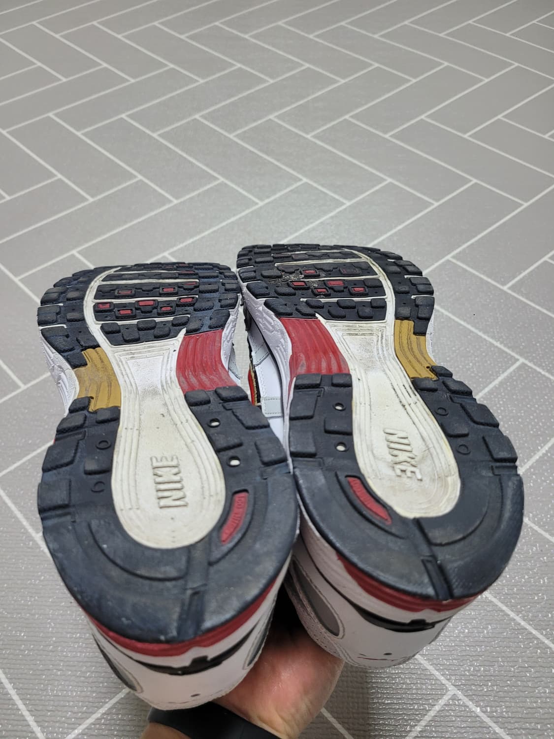 나이키 P-6000 메탈릭 실버 레드 280 상품이미지5