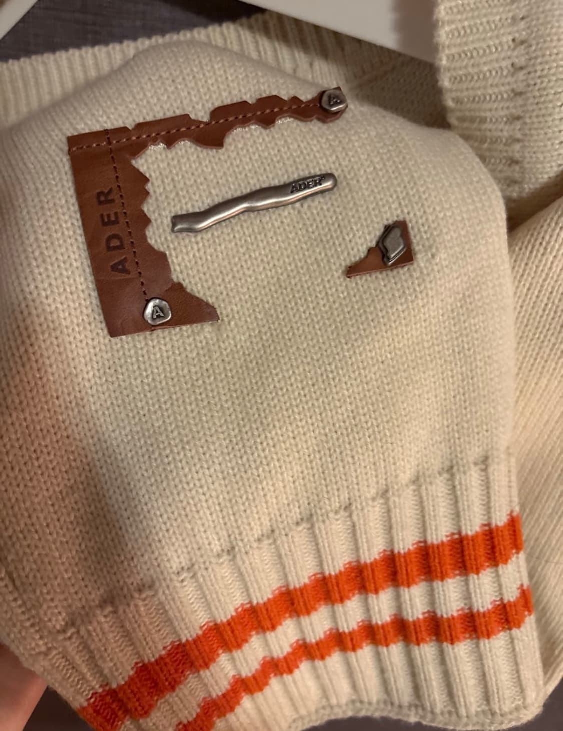 정품 아더에러 볼레로 니트  상품이미지4