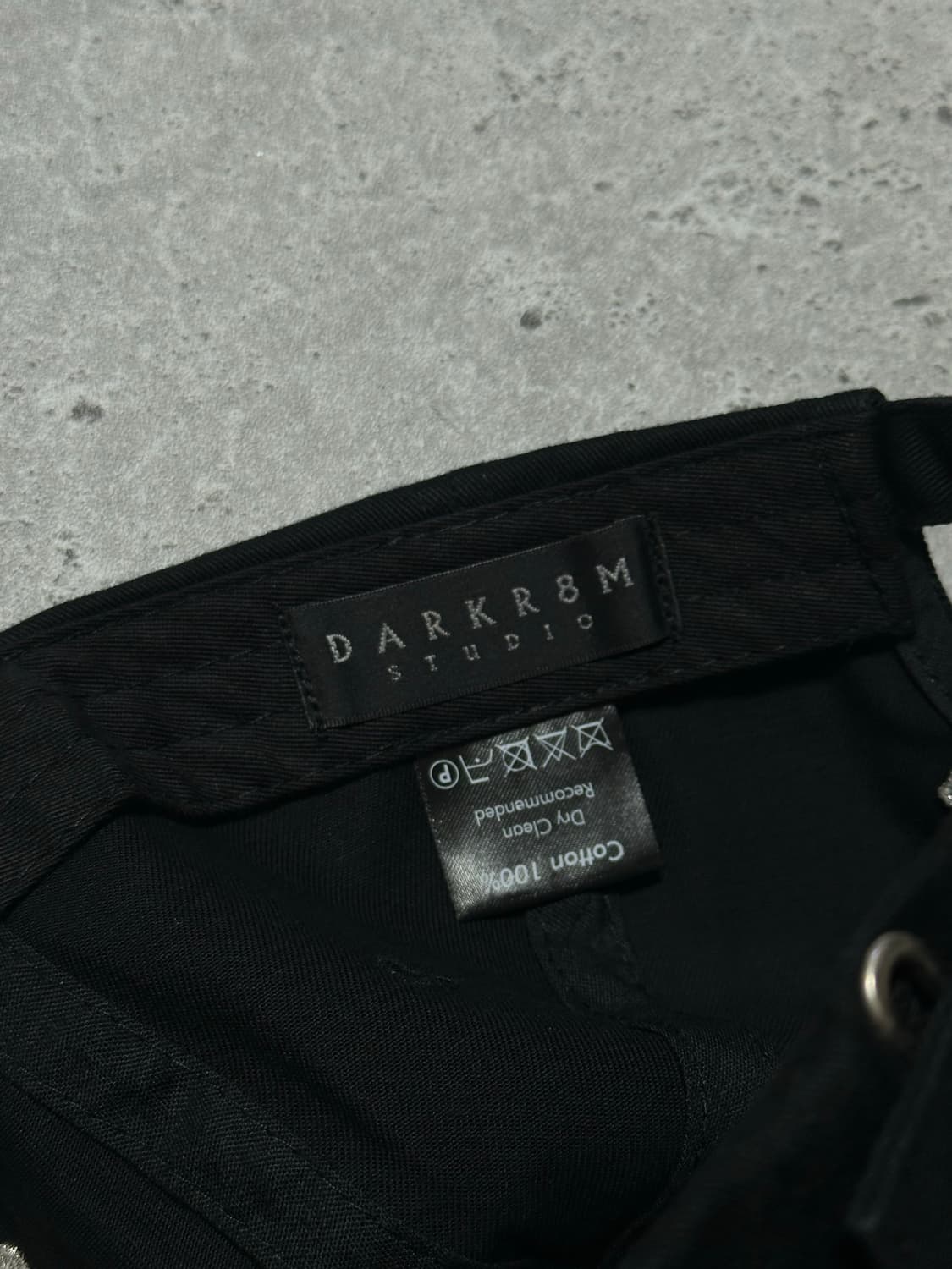 다크룸 스튜디오 실버로고 블랙 볼캡 상품이미지5