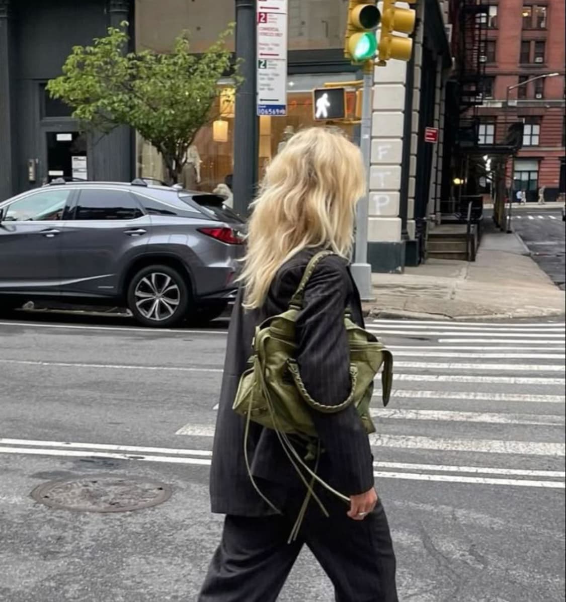 [A 정품] 발렌시아가 시티 모터백 미디움 올리브그린 상품이미지9