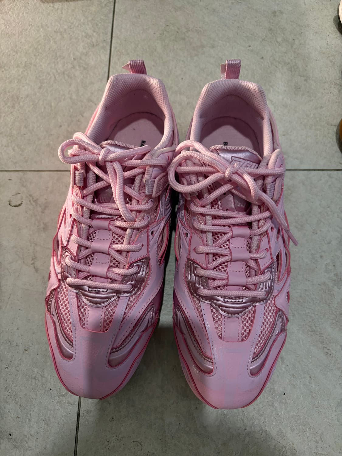 발렌시아가 딸기우유 스니커즈 38 상품이미지2