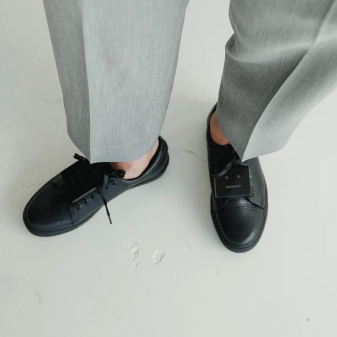 아크네 스튜디오 아드리아나 그레인 레더 스니커즈 42 상품이미지2