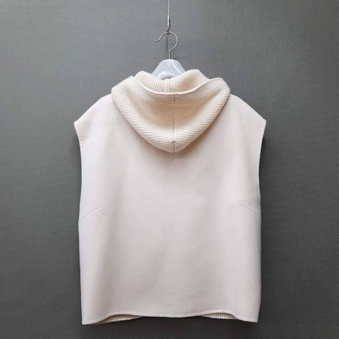 한섬 시스템 2024 후드 니트 집업 베스트 F사이즈 상품이미지4