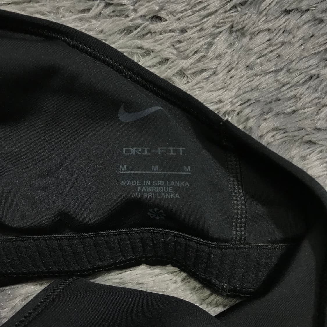 [[여성 M, A급] 나이키(NIKE) 스우시 드라이핏 브라탑@370 상품이미지4
