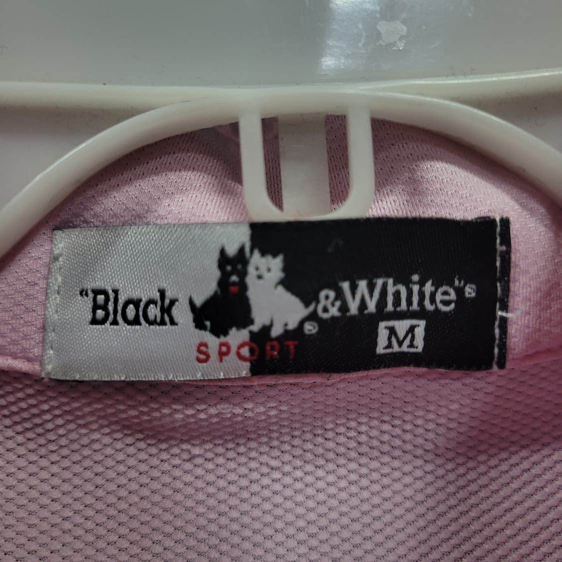 BLACK AND WHITE 블랙앤 화이트 자수로고 반집업 골프 셔츠 상품이미지4