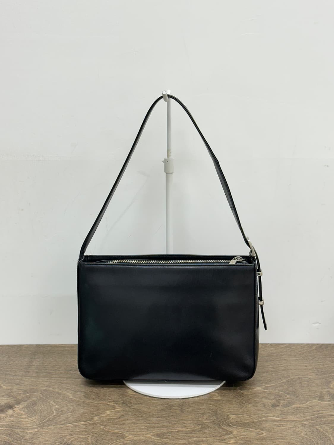 꾸레쥬 블랙 소가죽 숄더백 상품이미지6
