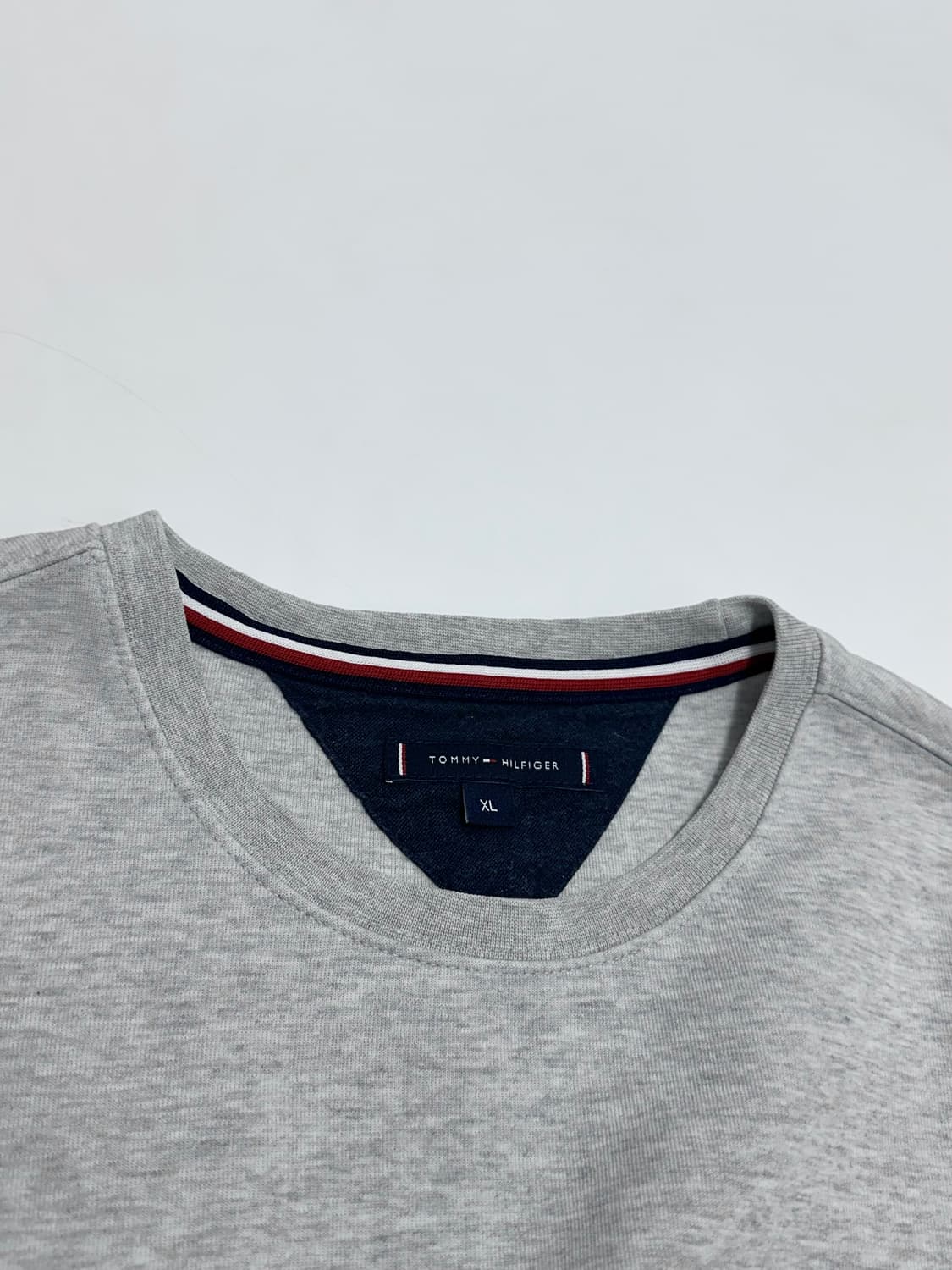 타미힐피거 스몰 로고 맨투맨 멜란지그레이 상품이미지5