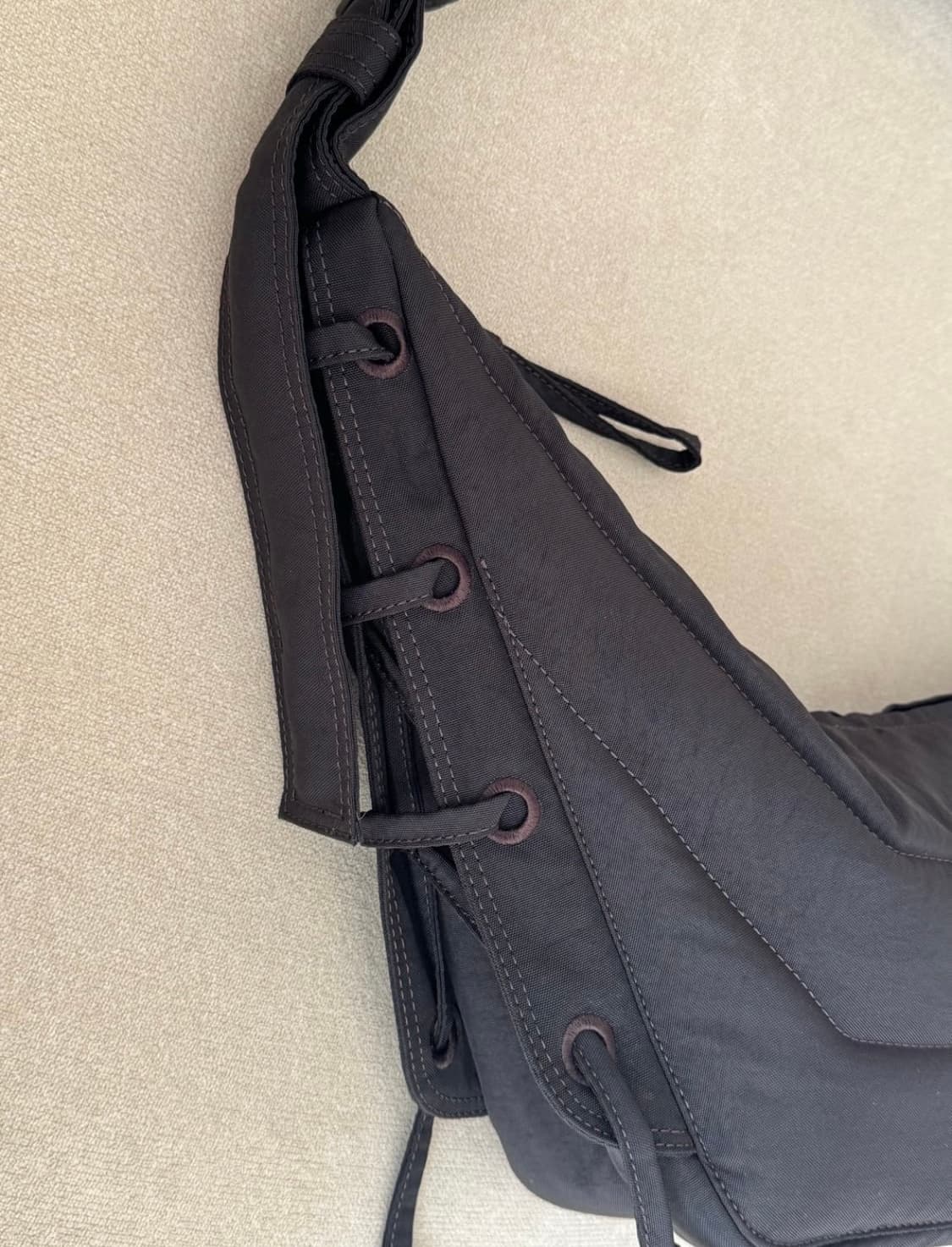 르메르 소프트게임백 스몰 다크초코 상품이미지6